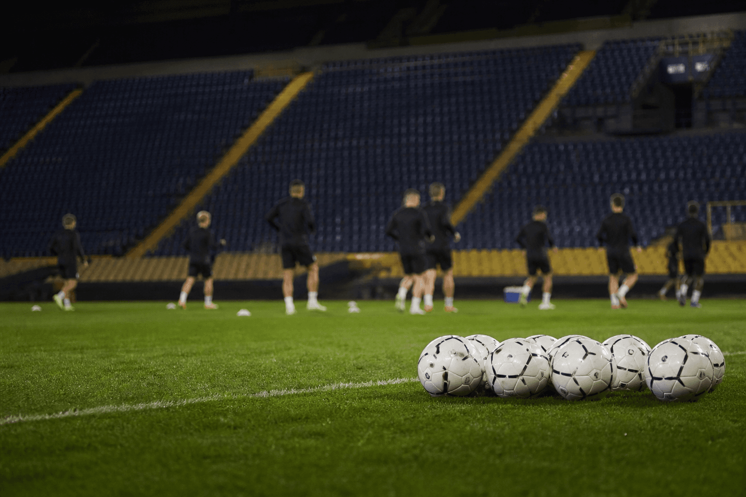 NAC start intern onderzoek naar transfer Van Hooijdonk