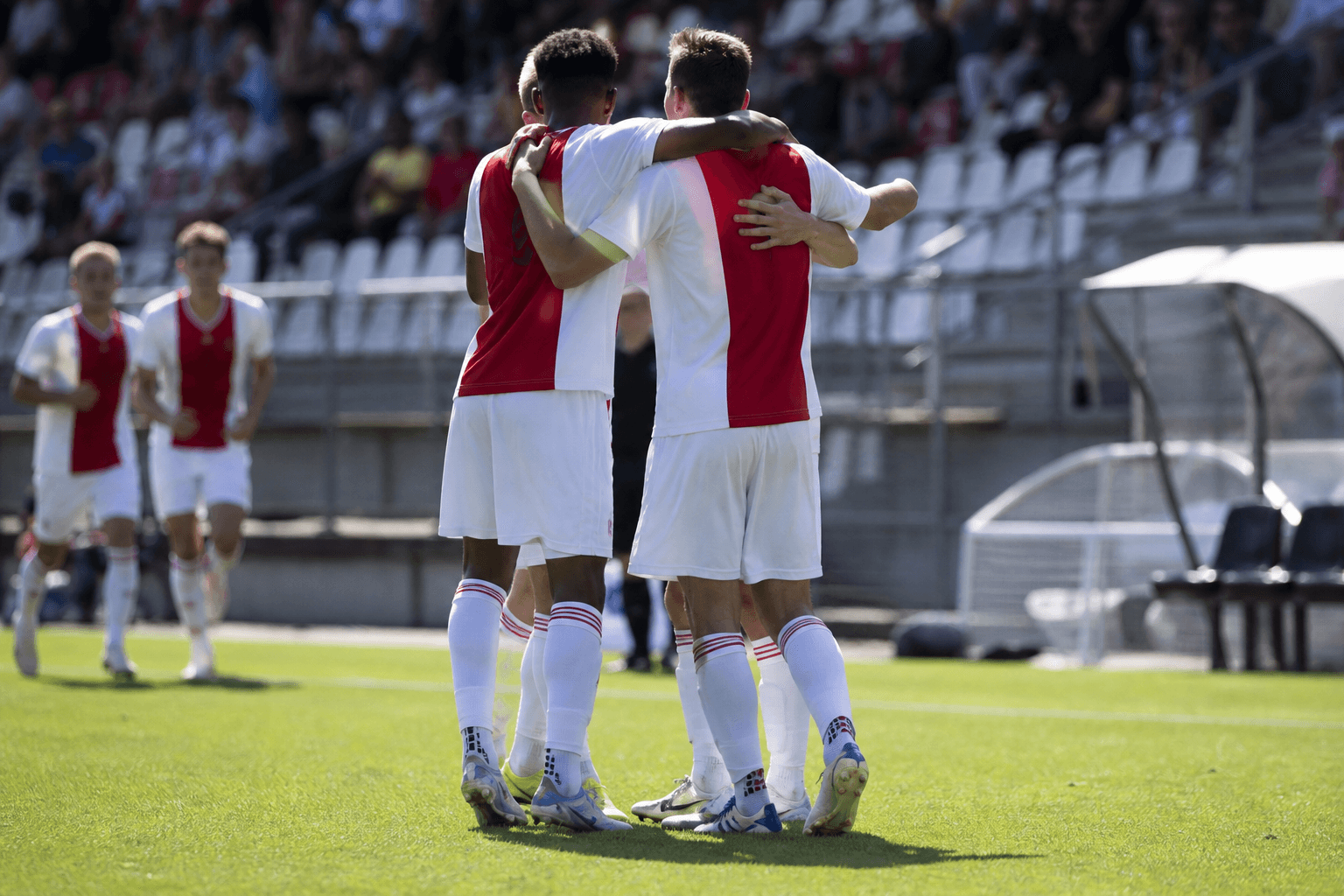 Transfer Voordeel voor Ajax en Nederlands Voetbal